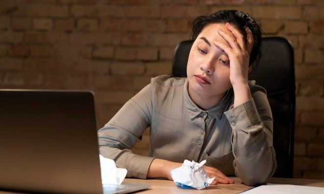 Hindari 4 Kebiasaan Pemicu Sulit Bahagia dan Gampang Stres