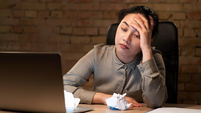 Hindari 4 Kebiasaan Pemicu Sulit Bahagia dan Gampang Stres