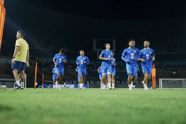 Laga Krusial Persib Bandung vs Arema FC Malam Ini
