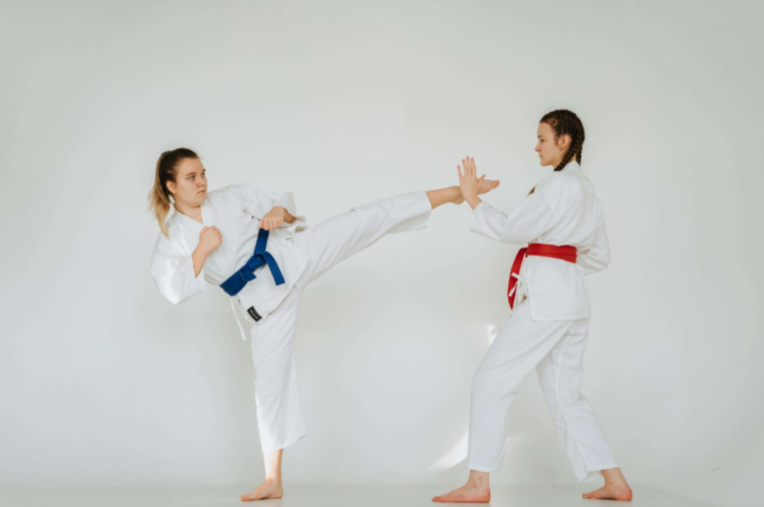 Karate Untuk Kesehatan Dan Kepercayaan Diri